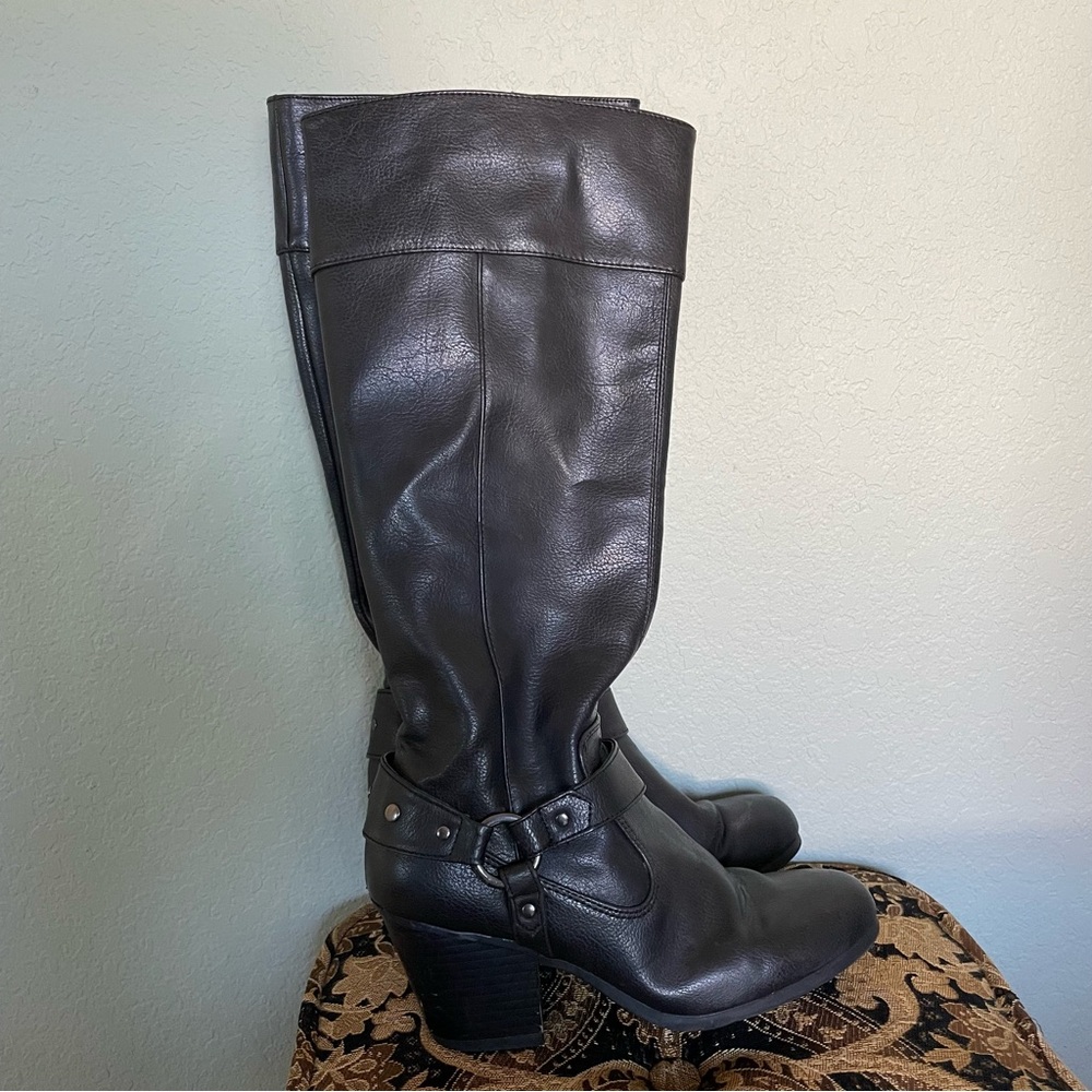 Aerosoles calf length boot low heel size 8 Women
